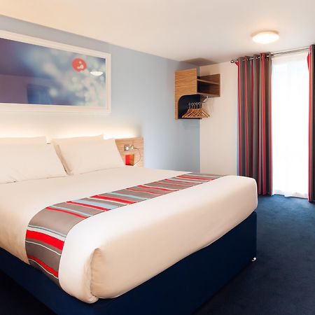 Ibis Budget London Heathrow T5 Slough Dış mekan fotoğraf