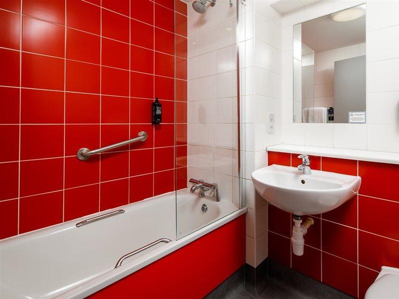 Ibis Budget London Heathrow T5 Slough Dış mekan fotoğraf