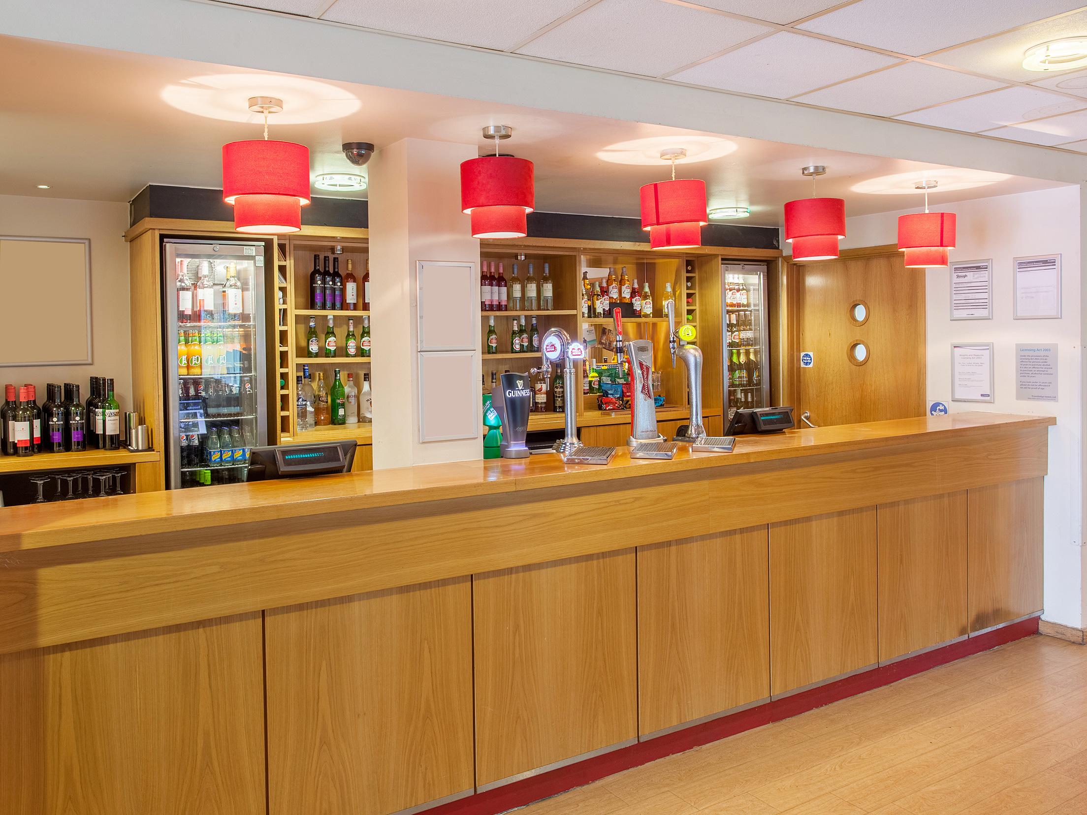 Ibis Budget London Heathrow T5 Slough Dış mekan fotoğraf