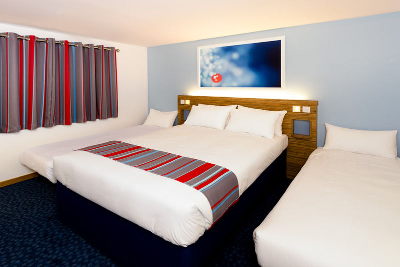 Ibis Budget London Heathrow T5 Slough Dış mekan fotoğraf