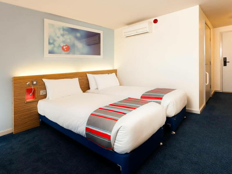 Ibis Budget London Heathrow T5 Slough Dış mekan fotoğraf